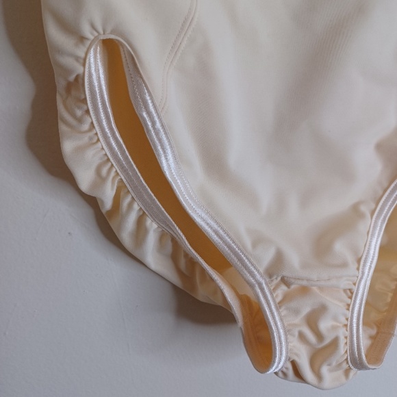 FLEXEES 5044 Signature Waist Band Firm Control High-Cut Brief Girdle Pantie. - Picture 11 of 15